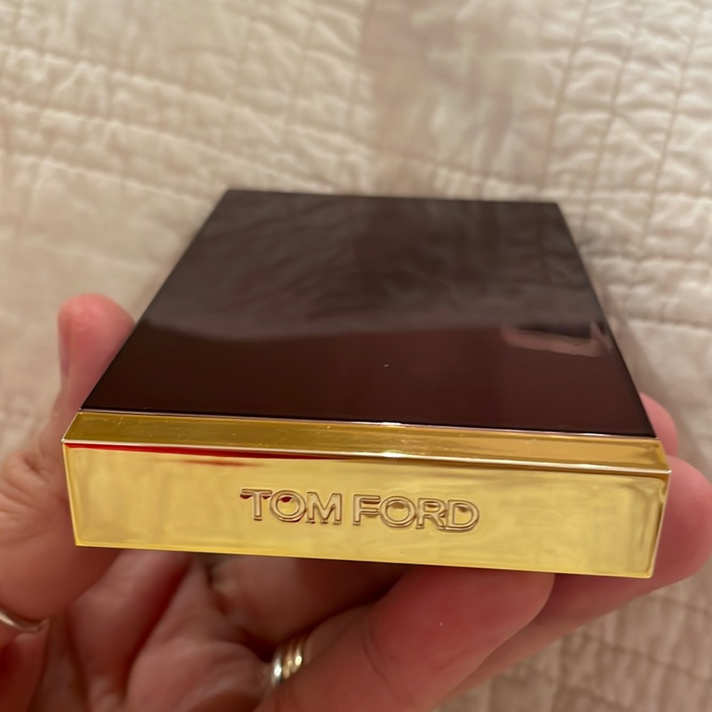 TOM FORD Shade and Illuminate